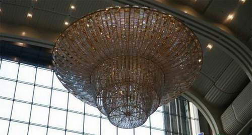 中石化大楼安装1200万天价吊灯