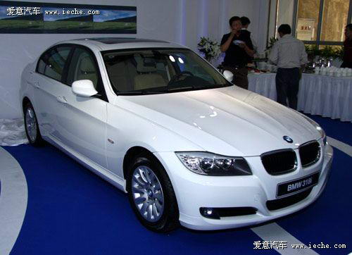 宝马318i进取型外观